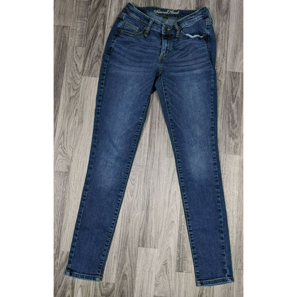 Universal Thread Womens Size 2 / 26 R Curvy Skinny Denim Blue Jeans